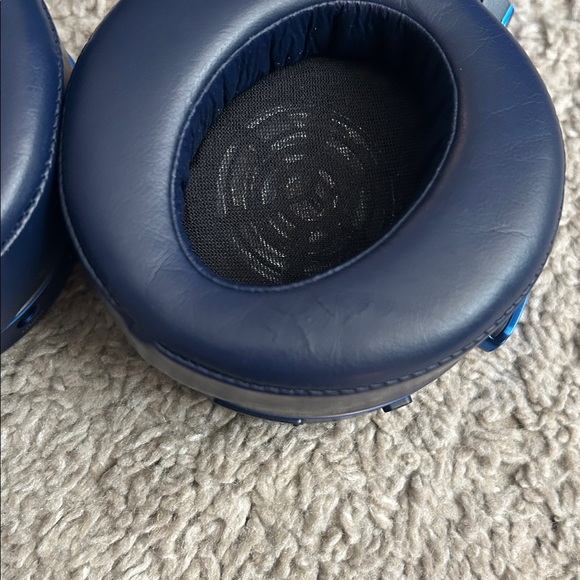 Sony Blue Over-Ear Headphones - Picture 3 of 6